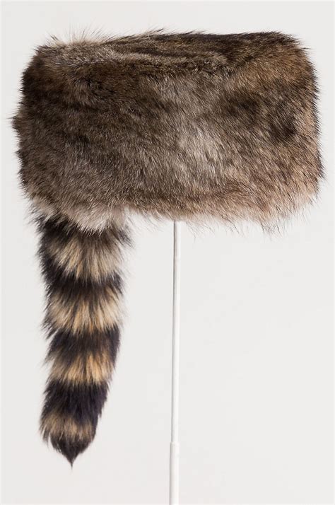 Davey Crocket Raccoon Fur Cossack Hat | Cossack hat, Fur, Deerstalker hat