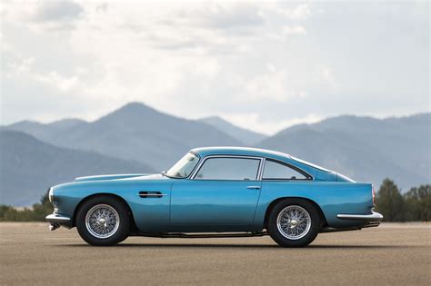 1961 Aston Martin DB4 - Revivaler