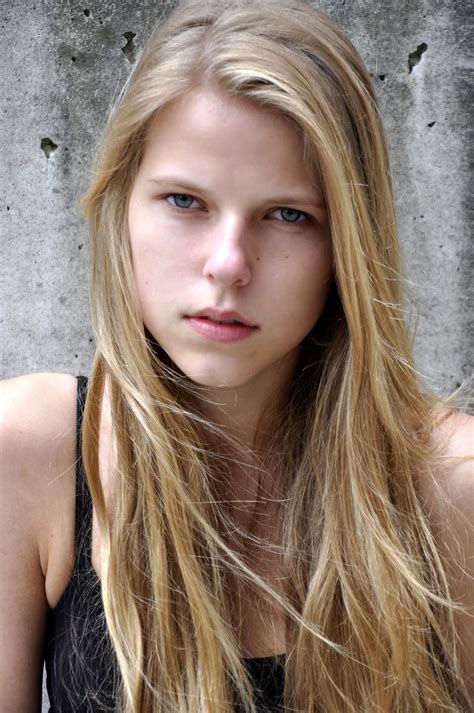 ELITE MODEL MANAGEMENT TORONTO : New Face Addition: The lovely Lina!