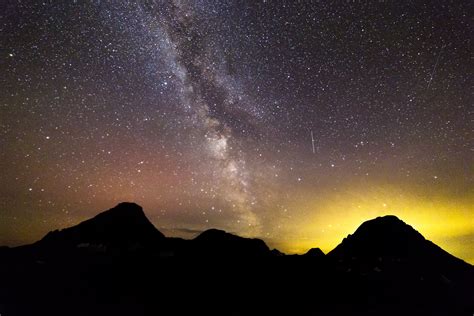 Stargazing in Glacier National Park, MT 2023-2024 - Rove.me