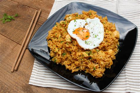 Nasi Goreng (Indonesian Chicken Fried Rice) | Recette