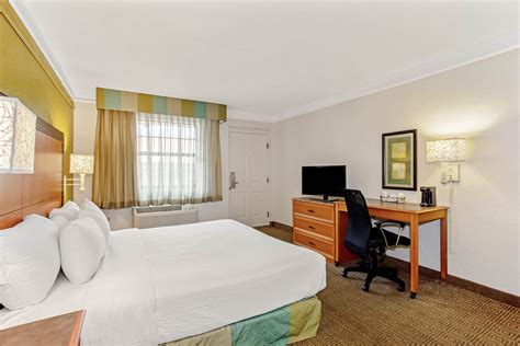 La Quinta Inn by Wyndham Orlando Airport West | Orlando, FL Hotels