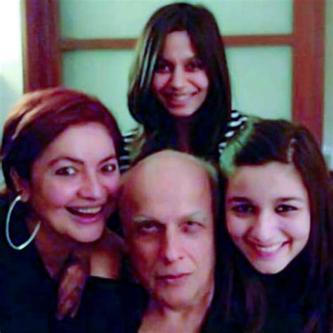 alia bhatt and her sisters with mahesh bhatt | For Alia Bhatt, her ...