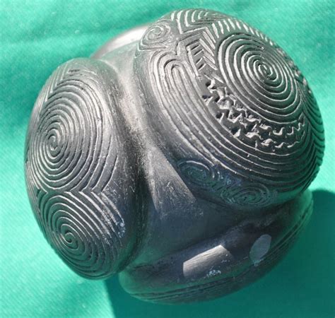 Neolithic carved Stone Balls, in Scotland. | Древнее искусство, Кельтское искусство, Древние ...