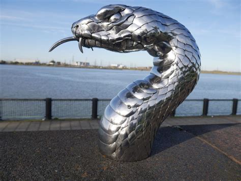 Snake Head Bust (Big Outsize Stricking sculpture) – ArtParkS