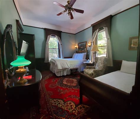 Cedar Crest Inn | Asheville's Most Romantic Bed & Breakfast