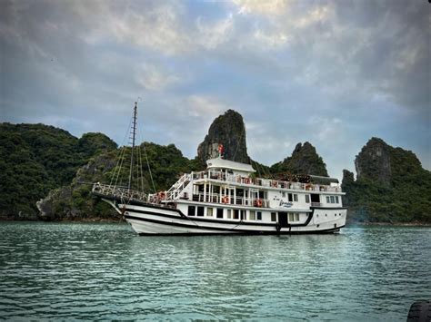 Halong Bay Cruise (How To Choose The Best Tour) - Two Roaming Souls