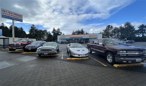 Waldport city council takes first step in cleaning up codes regulating vehicle parking, drops ...