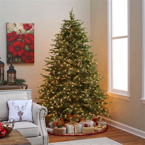 National Tree Pre-Lit 7-1/2' "Feel Real" Nordic Spruce Hinged ...