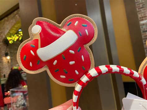 PHOTOS: Jolly New Christmas Cookie Stitched Leather-Style Mickey Ears ...