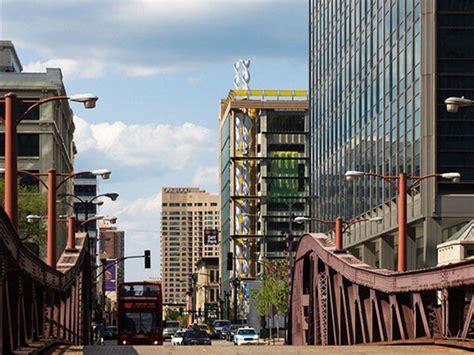 Chicago Parking Garage Harvests Energy From Windy City Gusts