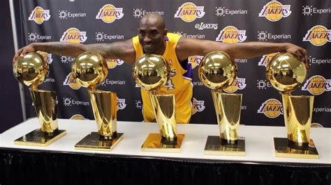 Kobe Bryant with his 5 championship trophies. | Bryant lakers, Kobe ...