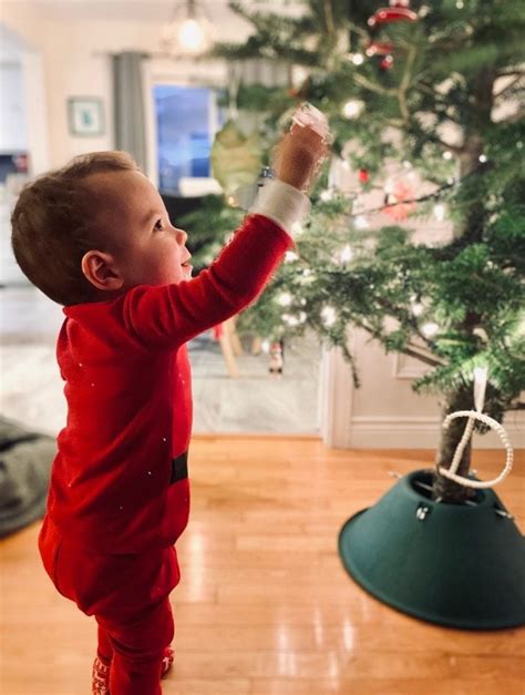 These Photos of Canadian Christmas Traditions Will Warm Your Heart