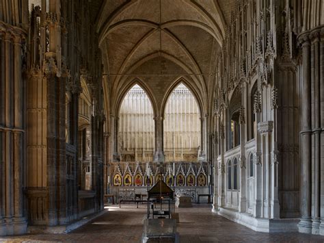 Winchester Cathedral: The tale of a remarkable church and its ...