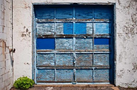 Silverpixel: OLD GARAGE DOOR, NORTH BAY