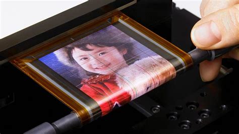 Sony ultrathin flexible OLED display can roll around a pencil | ZDNET