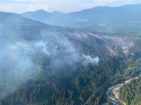 'Highest priority': Fire fight shifts focus to smaller wildfire near Harrison Lake - Vancouver ...