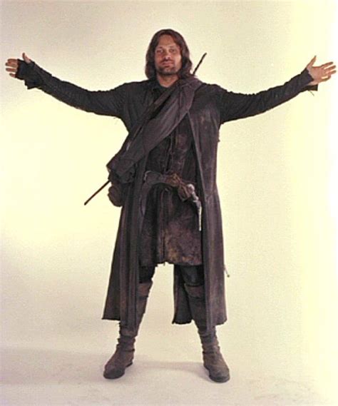 15 best Aragorn cosplay images on Pinterest | Aragorn costume, Costume ...