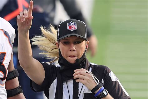 Sarah Thomas Becomes First Woman to Officiate Super Bowl