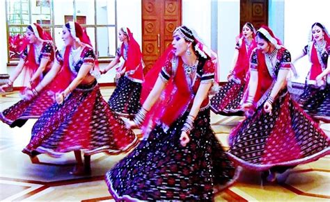 Ghoomar Dance In Rajasthan- Folk Music & Dance In Rajasthan