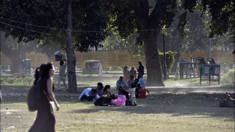 Delhi: Air quality improves, temperature could rise again from tomorrow | Latest News Delhi ...