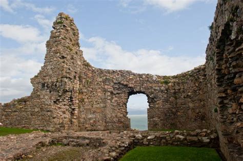 Criccieth Castle - History, Travel, and accommodation information