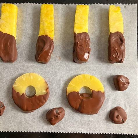 Chocolate Covered Pineapple Recipes (Pineapple Rings, more!)