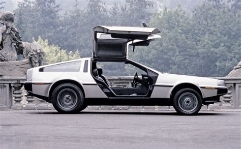 DeLorean DMC-12 | Review | SuperCars.net