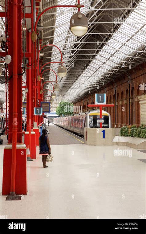 London Marylebone railway station Stock Photo - Alamy