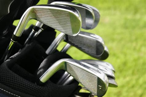 Lob Wedge vs. Sand Wedge: (Differences, Benefits, Tips)