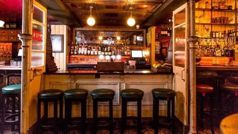 12 Best Pubs in Ennis (For Pints, Food + Music 2025)