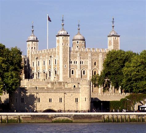 File:Tower of London, Traitors Gate.jpg - 維基百科，自由的百科全書