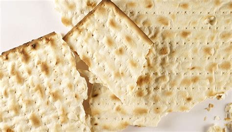 Blessing Over Matzah | Reform Judaism