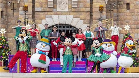 Hong Kong Disneyland Christmas Guide 2021 • TDR Explorer