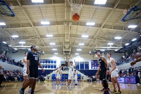 Ohio Athletic Conference men’s basketball flexing muscles early in ...