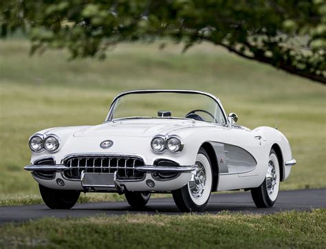 Chevrolet Corvette Convertible - Revivaler