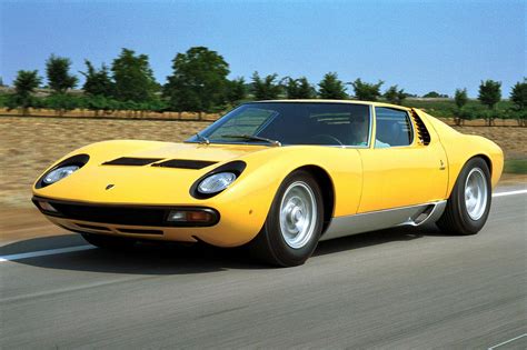 Lamborghini Miura Sv Guide & History | LamboCARS.com