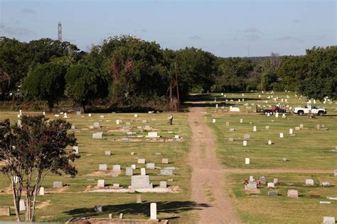 Greenwood Cemetery getting new fence, councilman still wary of effort | Government | wacotrib.com