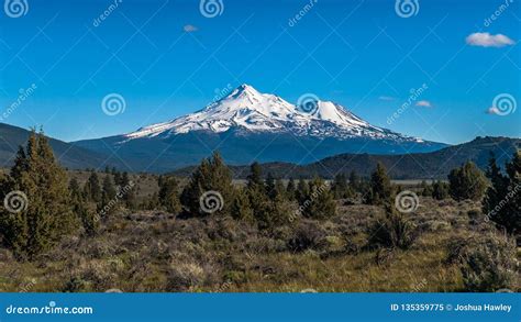 Mt Shasta volcano stock image. Image of outdoor, california - 135359775