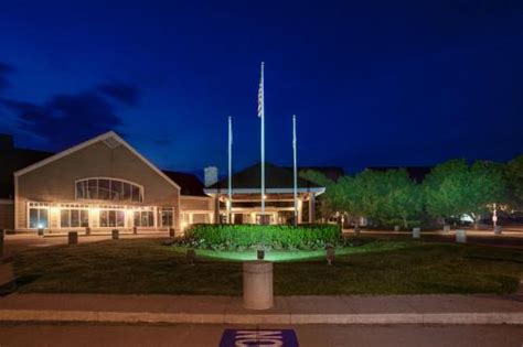 Maumee Bay State Park Lodge in Oregon, Ohio - Kid-friendly Hotel ...