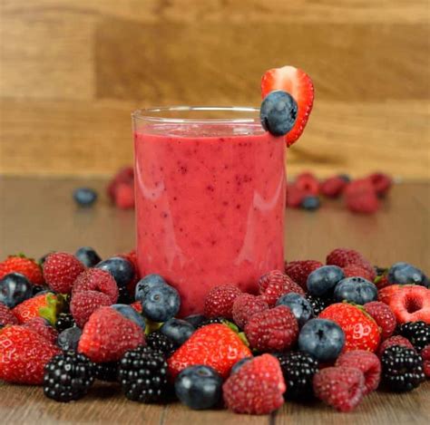 Receta de smoothie de frutos rojo: un batido 'detox' rico en antioxidantes