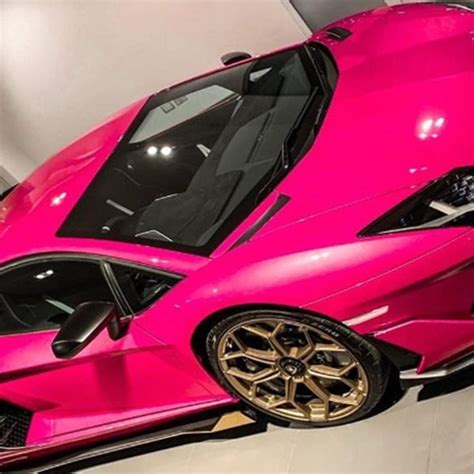 Chiêm ngưỡng Lamborghini Aventador SVJ màu hồng siêu biến hóa