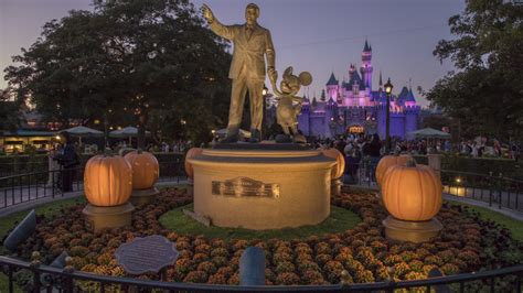 10 Best Halloween Celebrations in the United States - Mommy Nearest