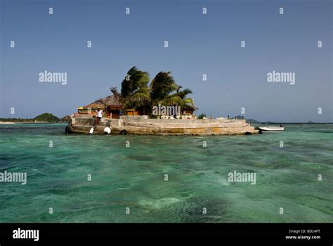 Happy Island Union Island in the Caribbean Stock Photo - Alamy