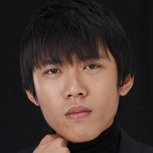 Wang Weiliang - Age, Family, Bio | Famous Birthdays