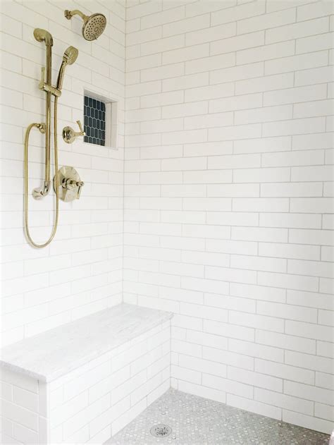 20+ White Subway Tile Shower Ideas - HMDCRTN