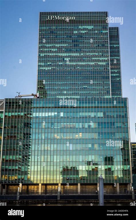 25 Bank Street Canary Wharf. JP Morgan Tower London - European headquarters of the investment ...