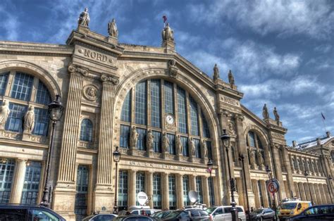 Gare du Nord , para sair ou chegar em Paris com o Eurostar Eurostar, Barcelona Cathedral, Louvre ...