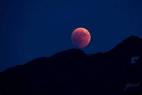 Catch The Strawberry Moon Eclipse On June 5- June 6 | Curly Tales