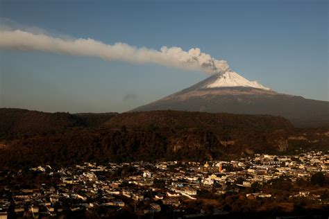 Eruptivo volcán Popocatépetl amenaza a Ciudad de México